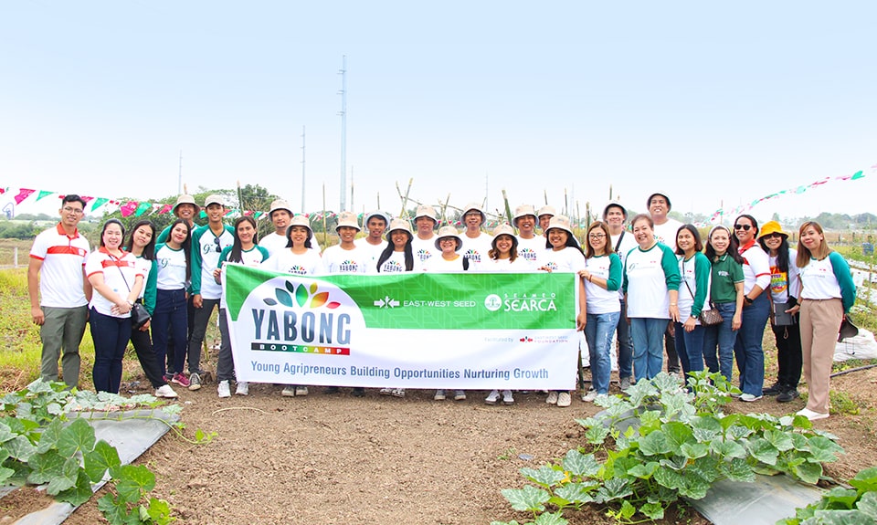 YABONG participants with East-West Seed and SEARCA at the Gulayamanan Farm at San Ildefonso, Bulacan.