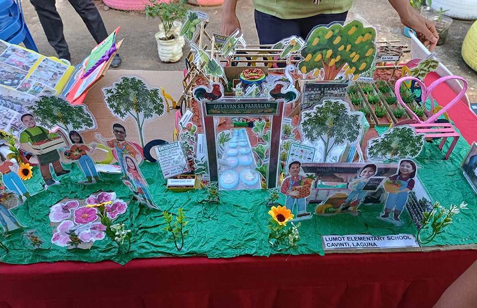 A diorama of Lumot Elementary School's garden