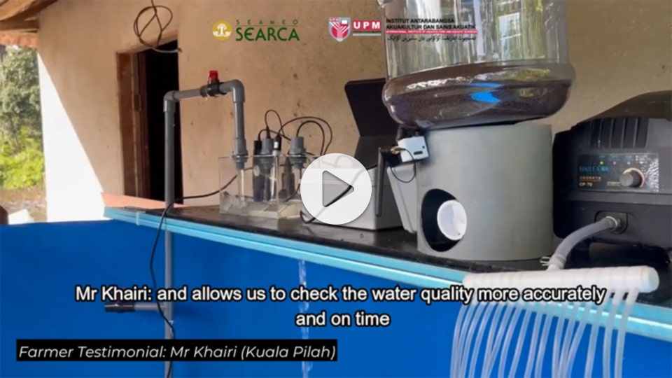 Farmers witness demonstration of intelligent fish feeder at the International Institute of Aquaculture and Aquatic Sciences (I-AQUAS), Universiti Putra Malaysia