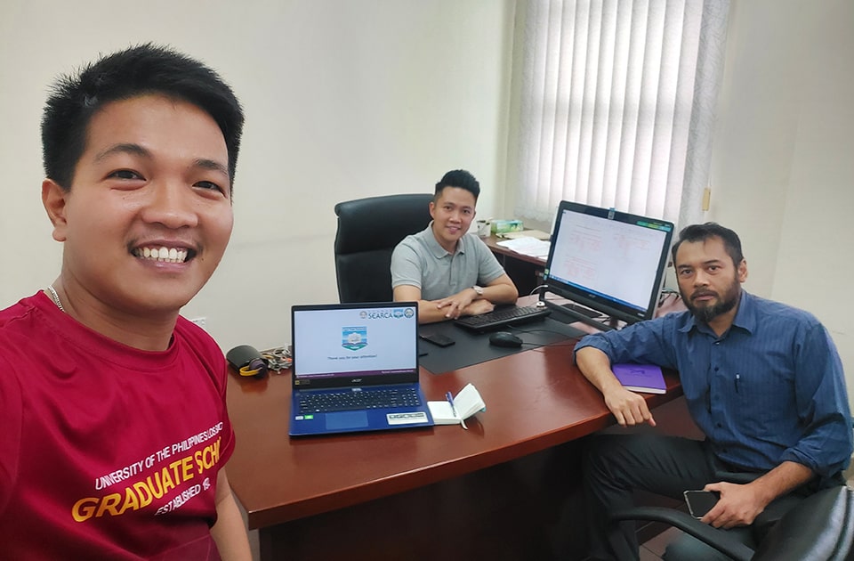 Dr. Reproto holds a consultative meeting with Dr. Aimi and his advisee, Mr. Nur Syazwan, to discuss ongoing research.