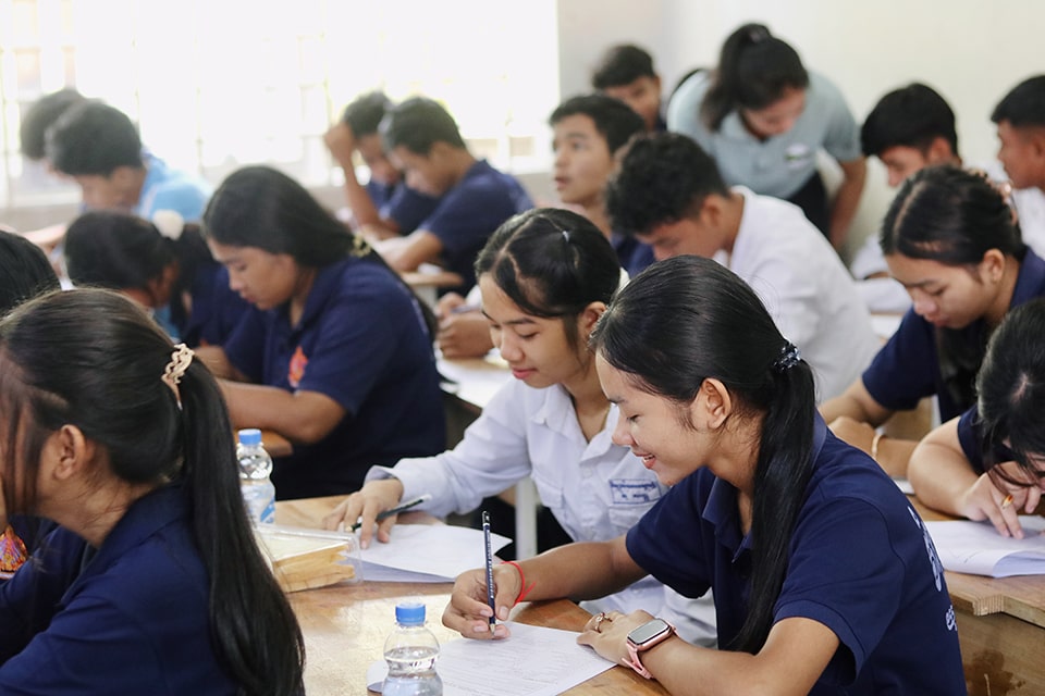 Students of Samdech Euv High School in Siem Reap participate in the survey.