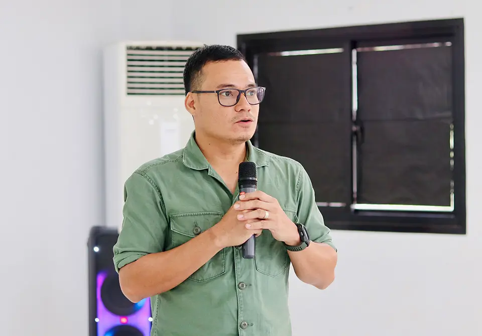 DepEd Palawan GPP Coordinator Bryan Dale Gabo discusses the reintroduction of the M&E tool.