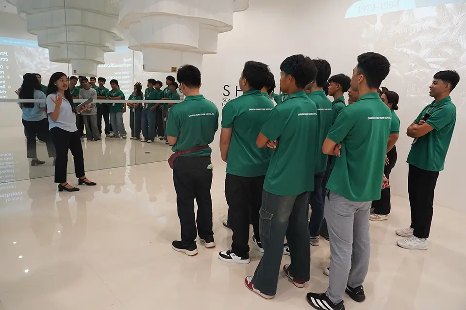 Dagatan Family Farm School scholars explore smart farming innovations at SEARCA