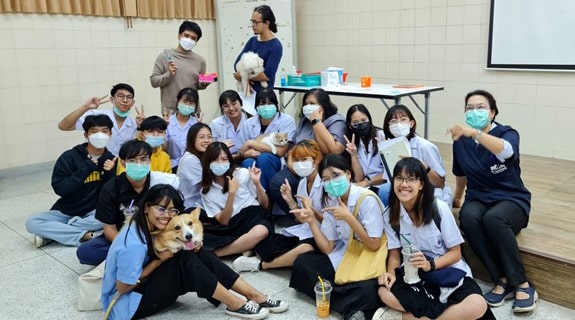 Dr. Sirikachorn in her skin examination class.