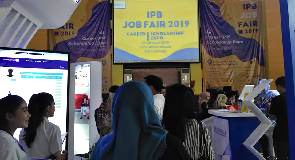 Scholars represent SEARCA in IPB Scholarship Expo