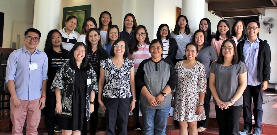 The Batch 2 learners of the IKM Mentorship Program with Ms. Julia Lapitan (first row, fourth from the left) of the DA-BAR together with the mentors from the UPLB College of Development Communication and staff of SEARCA’s Project Development and Technical Services