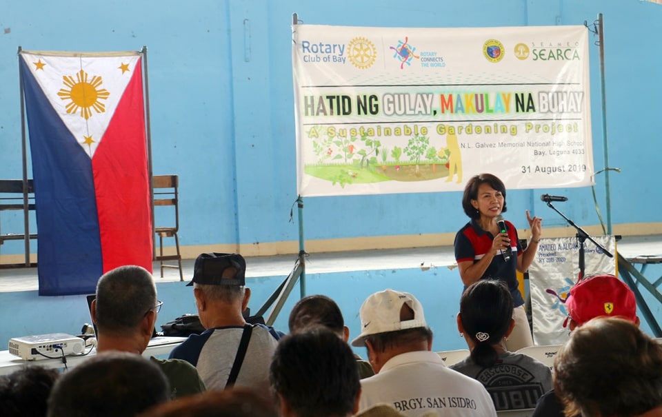 Ms. Carmen Nyhria G. Rogel, SEARCA Program Specialist for Research and Development, discusses the merits of vegetable gardening