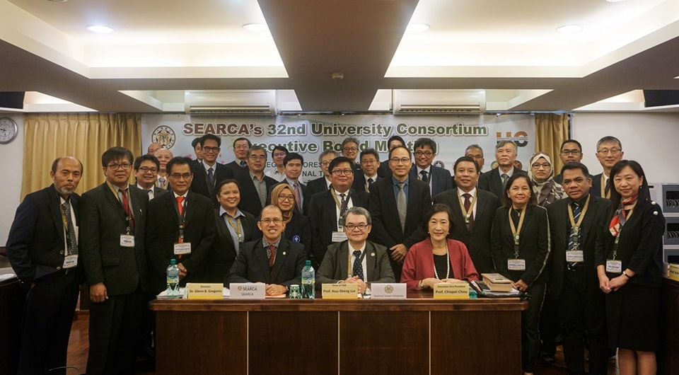 Members of the UC Executive Board together with (L-R) Dr. Glenn B. Gregorio, SEARCA Director, Dr. Huu Sheng Lur, Dean of the College of Bioresources and Agriculture, and Dr. Chiapei Chou, Vice President of NTU