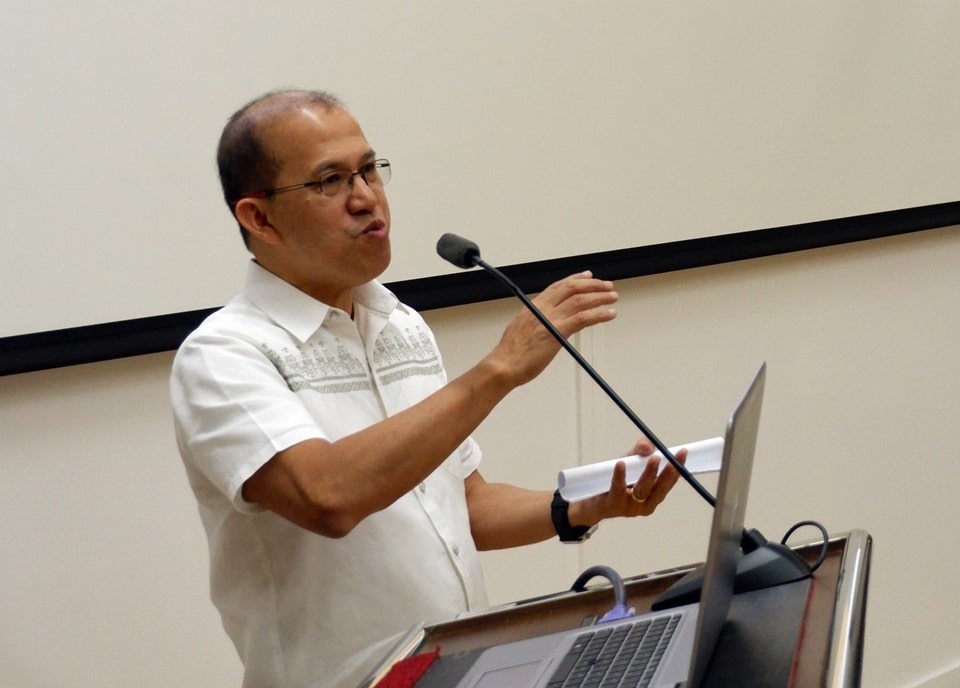 SEARCA Director, Dr. Glenn B. Gregorio welcomed the participants and encouraged them to think critically about biotechnology.