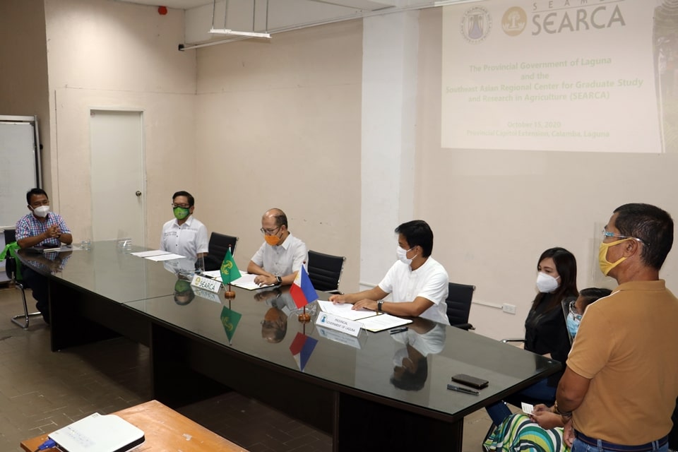 In attendance at the MOU signing ceremony (from left) were Dr. Romeo V. Labios, SEARCA Technical Advisor for Partnerships; Mr. Joselito G. Florendo, SEARCA Deputy Director for Administration; Dr. Glenn B. Gregorio, SEARCA Director; Hon. Ramil L. Hernandez, Provincial Government of Laguna Governor; Cong. Ruth M. Hernandez, Second District of Laguna Representative; Atty. Dulce H. Rebanal, Provincial Administrator, and Mr. Marlon P. Tobias, Provincial Agriculturist, both of the Provincial Government of Laguna.