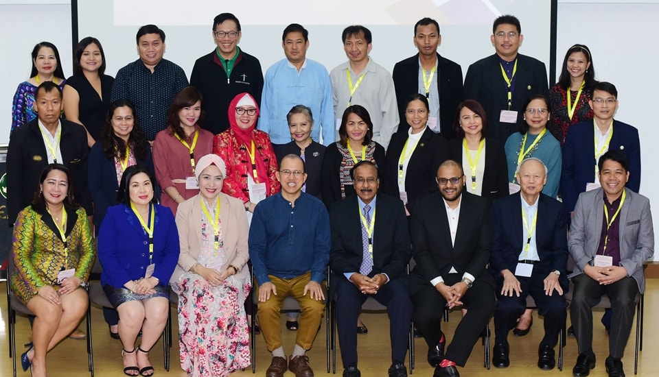 Participants and resource persons of the leadership program with  Dr. Glenn B. Gregorio, SEARCA Director (1st row, 4th from left) and  Mr. Joselito G. Florendo, Deputy Director for Administration (3rd row, 4th from left).