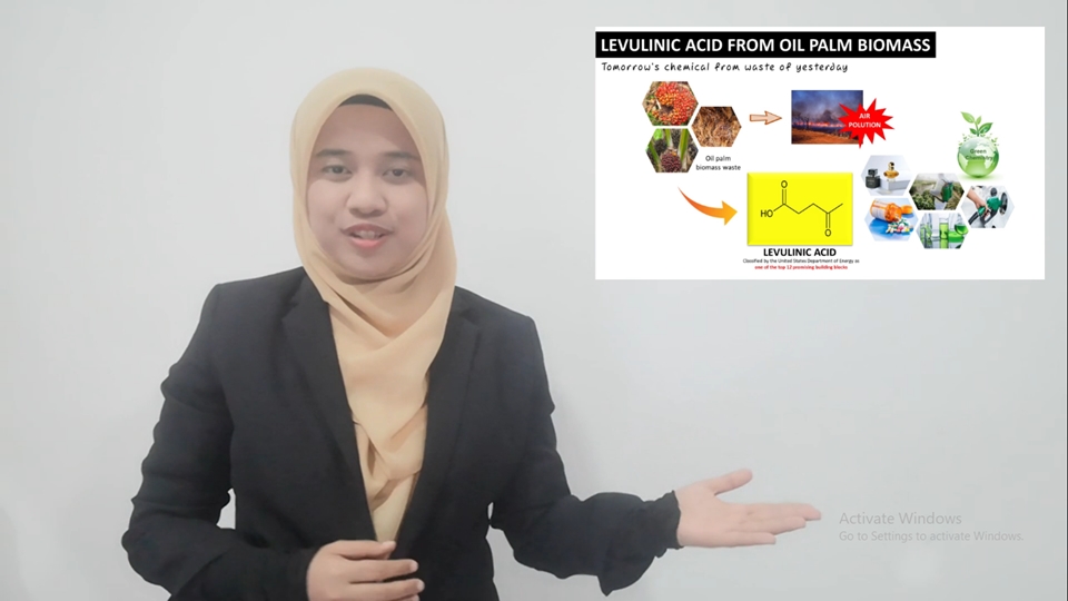 Nor Akhlisah during the UPM Faculty of Engineering 2021 Virtual 3MT Competition