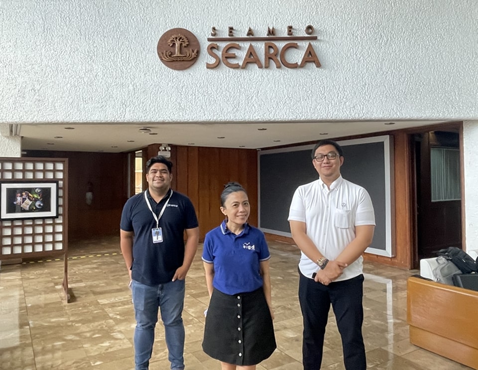 Ideation sessions for innovation in the works with Ms. Lichelle Dara E. Carlos (center), SEARCA Program Specialist for Open-Innovation and Agri-Incubation, and Puzzlebox.