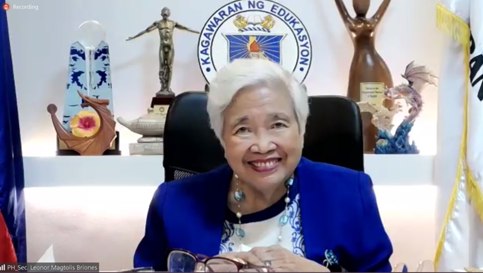 Secretary Briones expresses her gratitude to both SEARCA and INNOTECH.