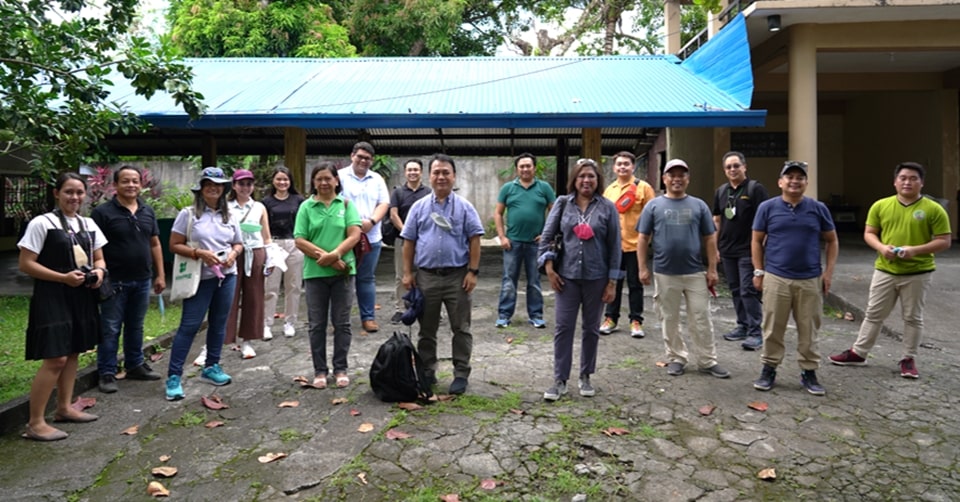 The SEARCA and PSFI teams visit the People-Centered Innovation and Livelihood Integration (PILI) Processing Hub that provides livelihood to members of the Socio-Economic Development Program (SEDP) Multi-Purpose Cooperative, one of the recipients of the SEARCA Grants for Research Towards Agricultural Innovative Solutions (GRAINS).