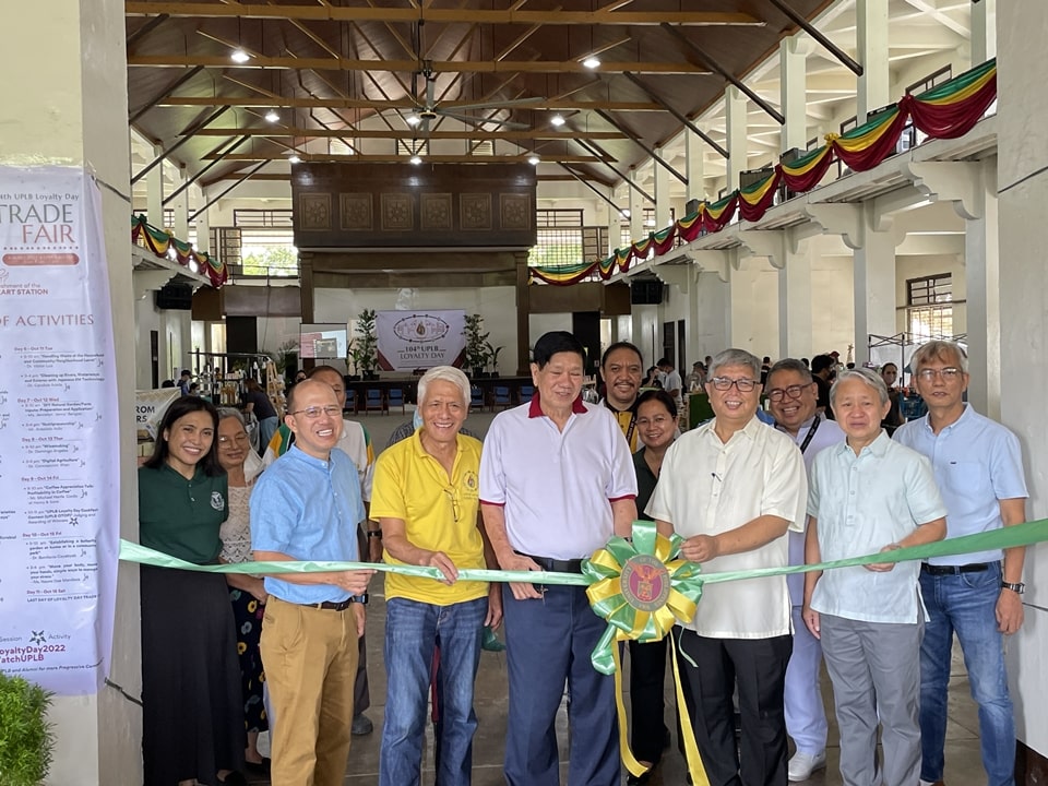 Dr. Gregorio (first row, second from left) together with UPLB officials led by Assoc. Prof. Rolando T. Bello (first row, third from right), Vice Chancellor for Administration, and Capt. Mauro W. Barradas (center), UPLBAA President during the ribbon cutting ceremony.