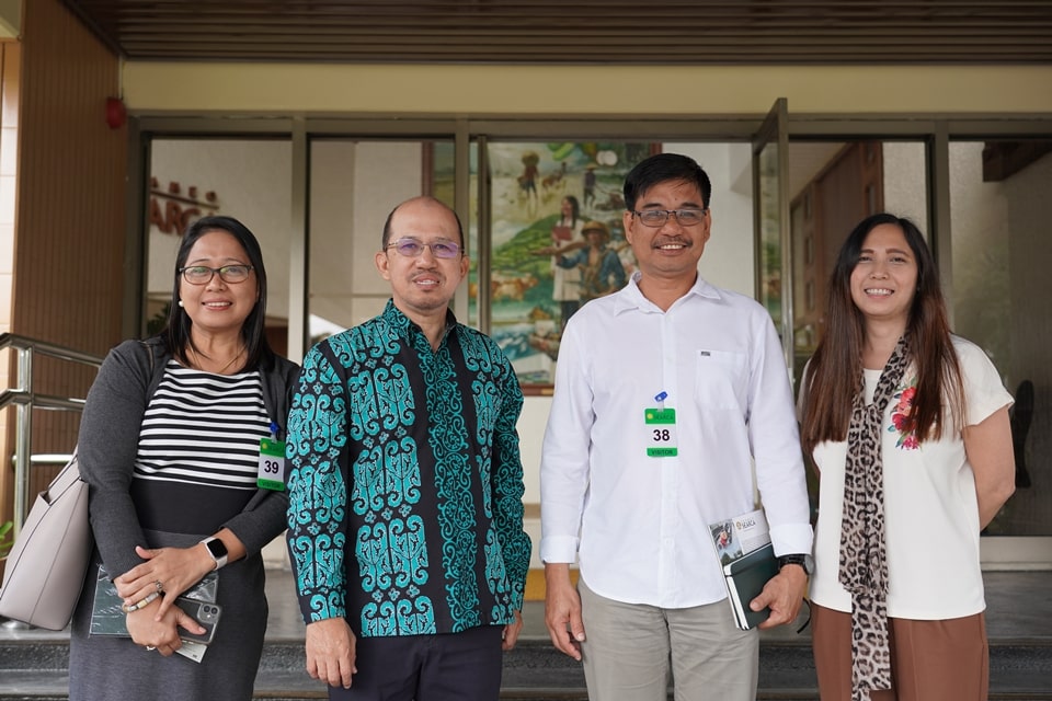 Dr. Hermogenes Paguia (second from right), Vice President for Research, Extension and Training Services, and Dr. Ma. Florinda Rubiano (leftmost), Research Development Office Director, both of the Bataan Peninsula State University (BPSU), pose a photo with Dr. Glenn Gregorio (second from left), SEARCA Director, and Ms. Sharon Malaiba (rightmost), Head, Partnerships Unit.