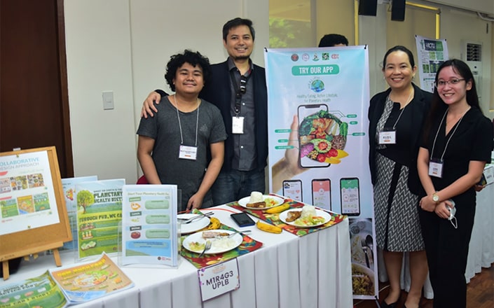 Team M1R4G3 exhibits the HEAL-PH app, which was awarded first place during the FLExPHD Grand Finals.