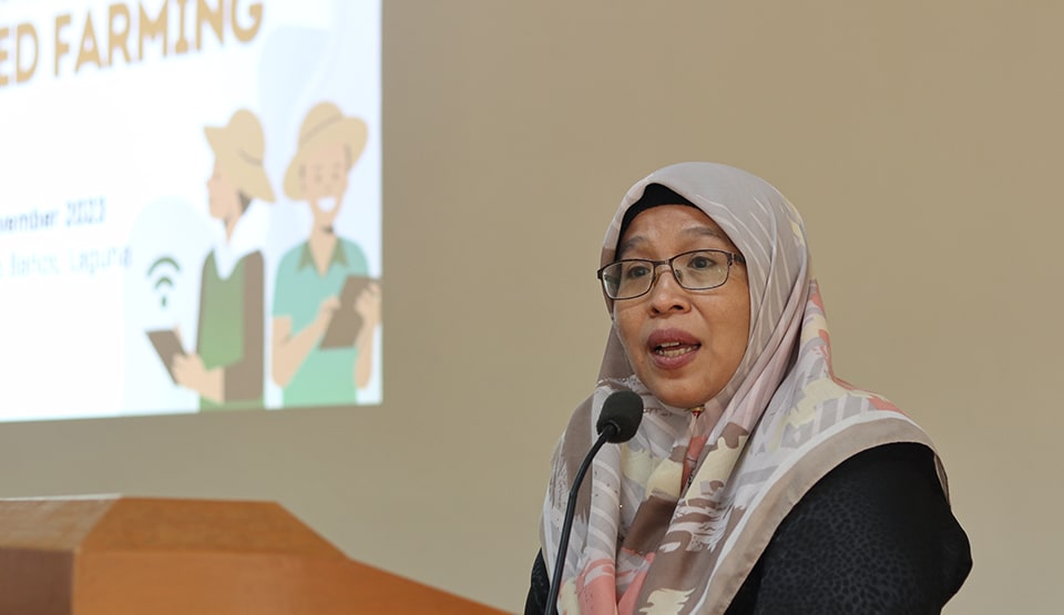Dr. Nur Azura Binti Adam, deputy director for programs, during her concluding statements on the 2nd day of the workshop