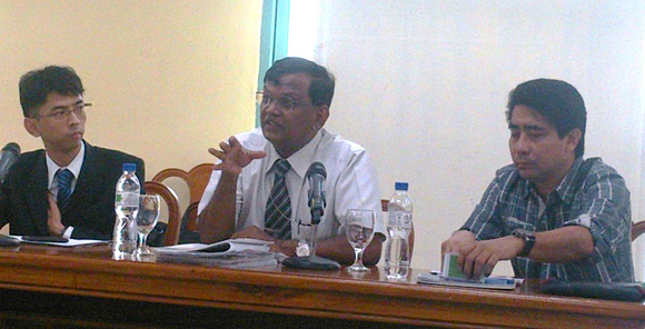 Mr. Kentaro Yamane of the Embassy of Japan, Dr. Ancha Srinivasan, Principal Climate Change Specialist of ADB and Mr. Alexis Lapis of the Climate Change Commission (from left to right) during the kick off meeting of the TA on Climate Resilience and Green Growth in Critical Watersheds held in Mabini Hall, Malacanan, Manila. 