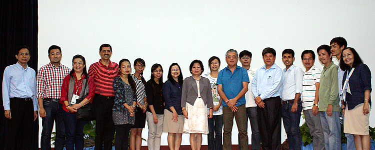 (From left) Dr. Bounheuang Ninchaleune, Mr. Saiful Rizal bin Haji Marali, Dr. Kanyanat Sirithunya, and Prof. Prakash Kumar together with Dr. Ngo Bunthan (sixth from right), Dr. Gil C. Saguiguit, Jr. (eighth from right), Dr. Virginia R. Cardenas (ninth from left), Dr. Bessie M. Burgos (eighth from left), and Dr. Maria Celeste H. Cadiz (rightmost) pose for a souvenir photo with Cambodian SEARCA scholars studying at the University of the Philippines Los Baños during the GB members’ visit to the Center on 19 November 2014.