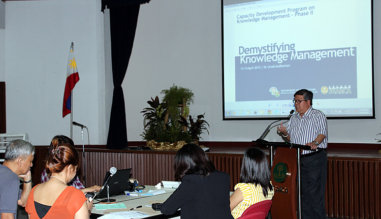 Dr. Nicomedes P. Eleazar, DA-BAR Director, delivers his message to the participants of the back-to-back training titled [i]“Demystifying Knowledge Management (KM)”[/i]  and [i]“Knowledge Sharing for your Work: Techniques and Tools for Project KM.” [/i]