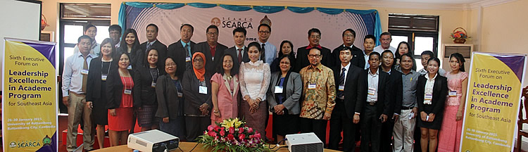 Participants pose for a group photo.
