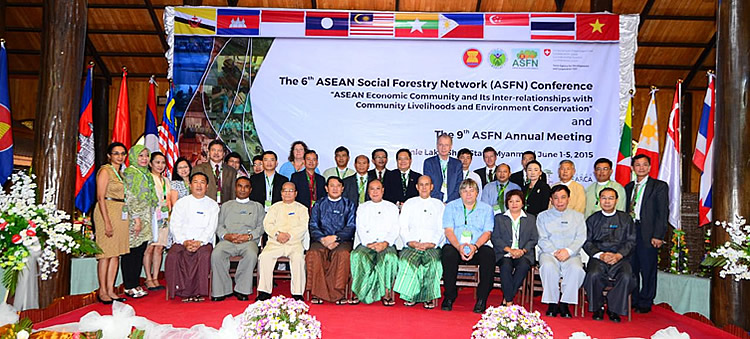 Representatives of the 6th ASFN Conference Organizing Team including SEARCA together with H.E. U Win Tun, Union Minister of Myanmar’s Ministry of Environmental Conservation and Forestry and H.E. U Sao Aung Myat, Chief Minister of Shan State, Myanmar.