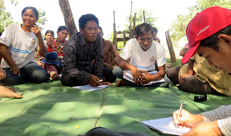 ASRF team meets the members of the Sra village in Siem Reap.