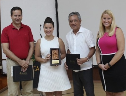 Dr. Gil C. Saguiguit, Jr., SEARCA Director (second from right), presents SEARCA’s token of appreciation to IBM and certificates of appreciation to (L-R) Mr. Pedro Gutierrez Da Cos of Spain and Ms. Melissa Greco and Ms. Adrian Mitchell of USA