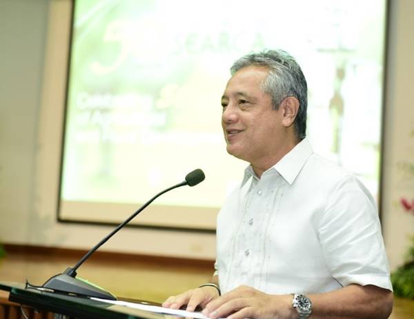 Dr. Gil C. Saguiguit, Jr.  welcomes the participants in the regional forum