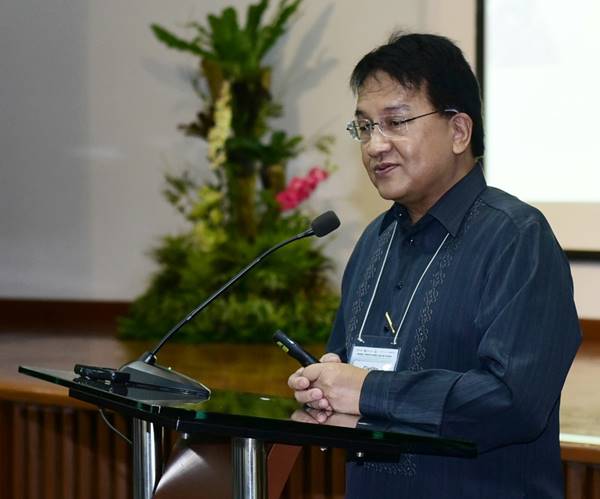 Dr. Cielito F. Habito, Technical Coordinator cum Facilitator of the regional forum wraps up the event with a synthesis of the presentations and discussions, highlighting the importance of a resilient, inclusive, competitive, and harmonious agricultural community.