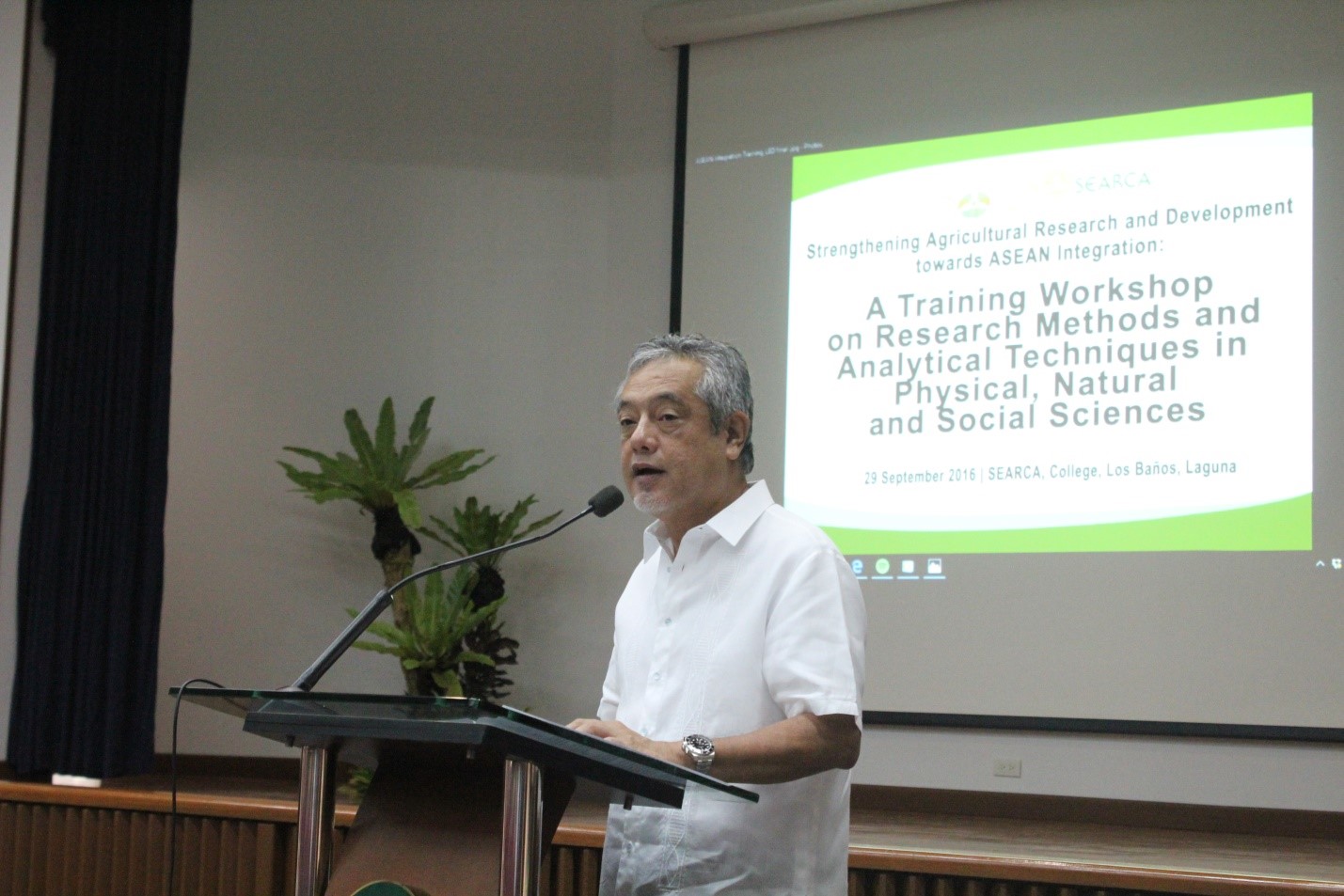 Dr. Gil C. Saguiguit, Jr., SEARCA Director, delivering his welcoming remarks during the training