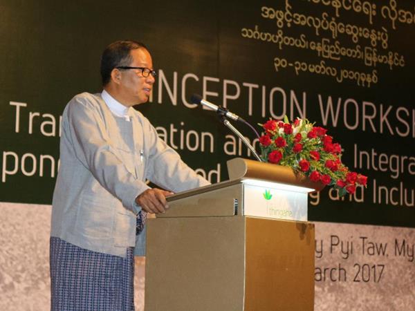 U Tin Htut Oo, CESD Chairman of the Board and SEARCA’s 5th recipient of the D.L. Umali Achievement Award in Agricultural Development delivering his inaugural address during the workshop
