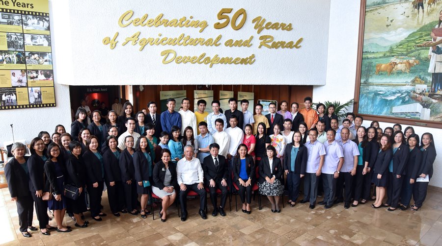 The SEARCA officers, staff, and scholars with the Thai Education Minister Teerakiat Jareonsettasin (seated, center), concurrent president of the Southeast Asian Ministers of Education Organization (SEAMEO) Council, and other guests.
