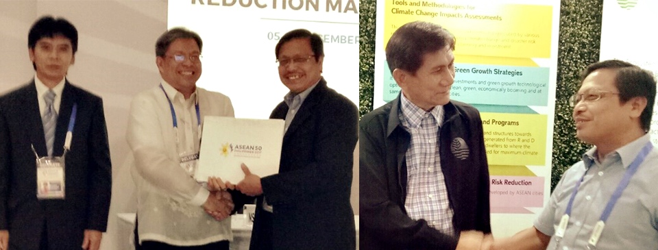Dr. Lope B. Santos III of SEARCA receives Certificate of Appreciation from Environmental Research and Development Bureau (left photo), and meets Secretary Roy A. Cimatu, Department of Environment and Natural Resources (right photo) during the ASEAN Forum on Urban Resilience on Climate Change and Disaster Risks Reduction Strategies held on 5-7 December 2017 in Laoag City, Ilocos Norte, Philippines.