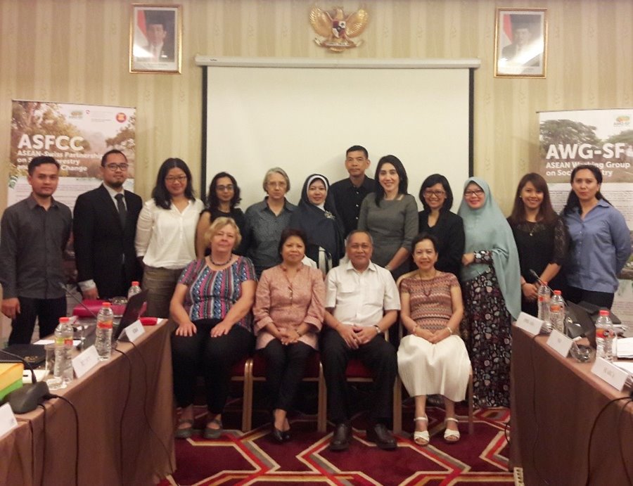 Participants of the Review Meeting from ICRAF, NTFP-EP, RECOFTC, CIFOR, SEARCA, ASFCC Regional Advisor, AWG-SF Secretariat, WRI, and the private sector