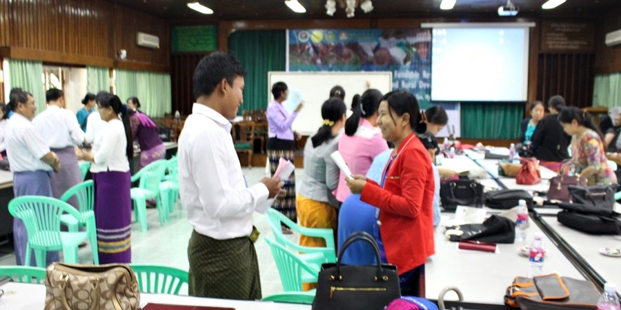 Participants get to know each other during a networking exercise.