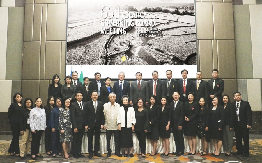 SEARCA Governing Board (GB) members, together with the Center's partners, and graduate scholars and alumni joined the opening ceremony of the 65th SEARCA GB Meeting held at the Radisson Blu Plaza Bangkok on 19–20 October 2017.