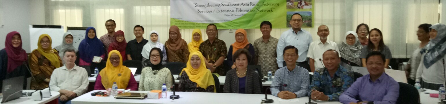 Participants to the Regional Meeting on Rural Advisory Services held on 26 August 2017 at Institut Pertanian Bogor (IPB), Bogor, West Java, Indonesia. Dr. Lope B. Santos III, SEARCA Unit Head for Project Development and Technical Services (PDTS), represented Dr. Gil C. Saguiguit Jr., SEARCA, Director, in the meeting. 