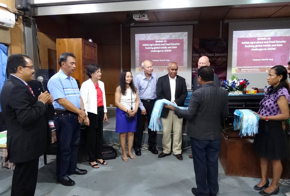 The SEARCA team receives token of appreciation from UNTL Rector Francisco Miguel Martins.