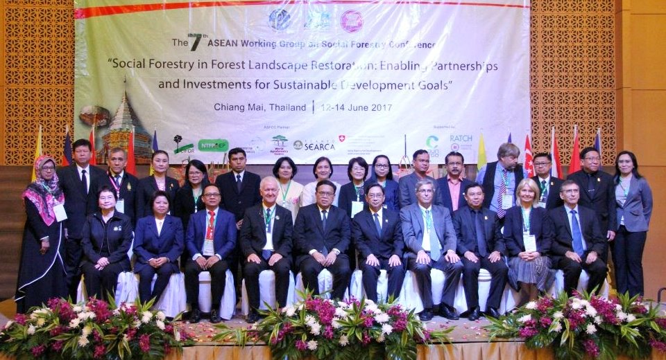 The ASEAN Working Group on Social Forestry Leaders and Focal Points with the ASEAN-Swiss Partnership on Social Forestry and Climate Change representatives (source: AWG-SF website)