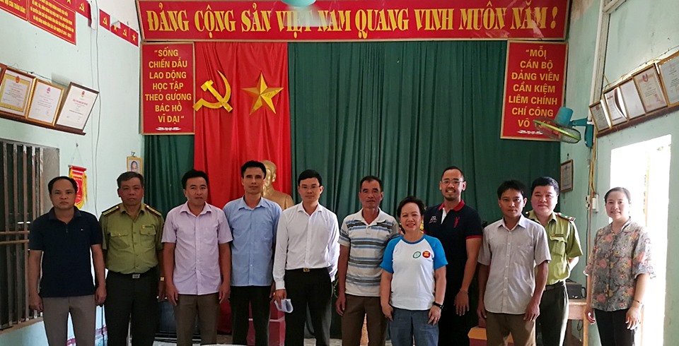 The ASRF PMO with representatives from Hap Dong Commune and staff of Forest Protection Department in Hoa Binh Province.