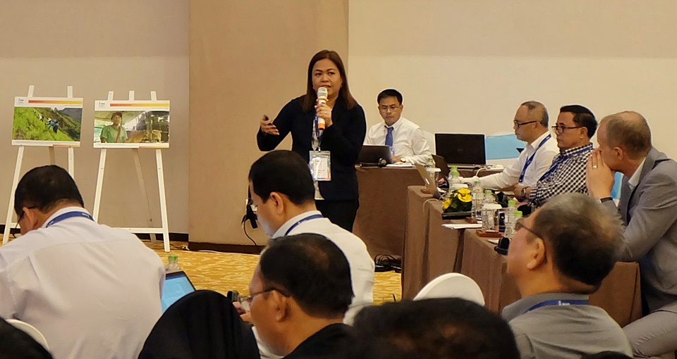 PDTS OIC Nancy Landicho presents the synthesis of the group output, which she facilitated, at the plenary session for the sub-theme 'food safety, quality standards, and nutrition.'