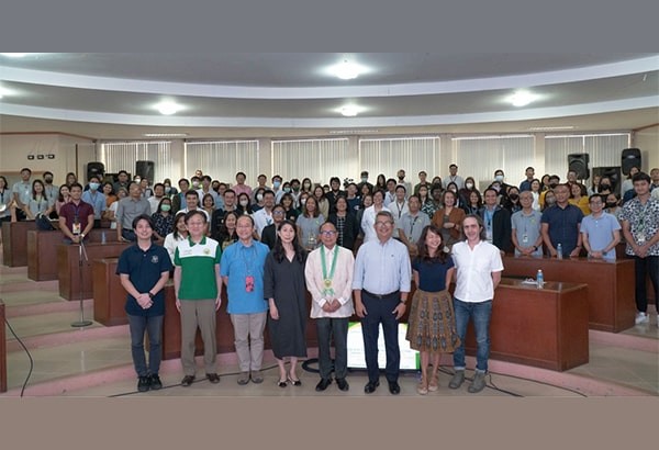 Professorial Chair awardee conducts public lecture on wild edible mushroom