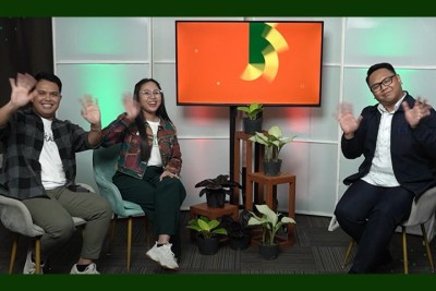 SEARCA youth talk show encourages students to "grow the future" through gardening