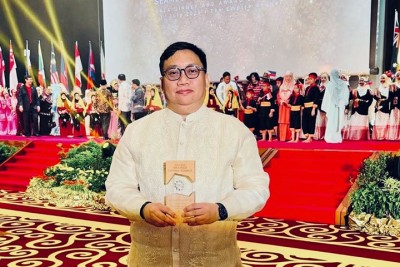 Innovating with Purpose: SEARCA&#039;s IT trailblazer receives SEAMEO Service Award 2024/2025